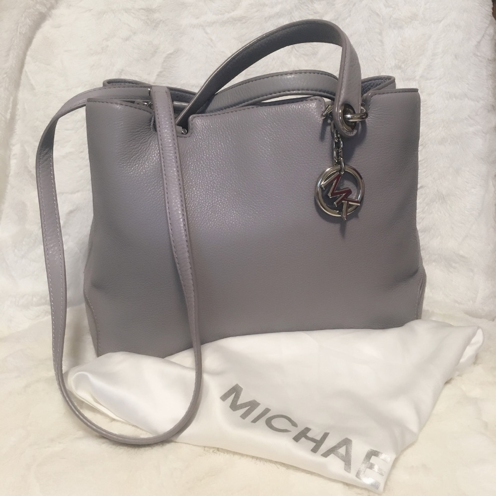 COPY - ⚡️SALE⚡️ Michael Kors Anabelle Lilac Handb…